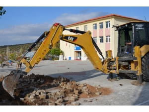 Yunusemre’de Okul Bahçeleri Spor Alanına Dönüşüyor