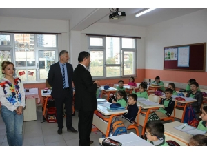 Müdür Atinkaya Okullarda İncelemelerde Bulundu
