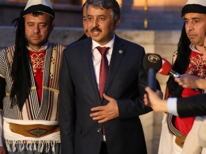 Ak Partili Dilipak: "İnsanı Kılık-kıyafeti İle Yargılamak Ve Ötekileştirmek Chp’nin Düşünce Yapısının Dışa Vurumudur"