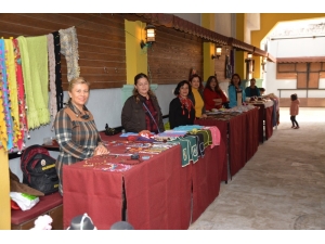 Söke’de Kadınların El Emekleri Alıcılarını Bekliyor