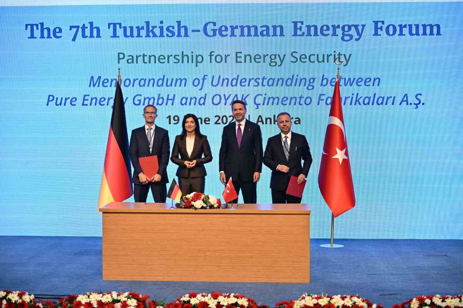 oyak-cimento-ve-pure-energy-den-surdurulebilir-gelecek-icin-stratejik-ortaklik