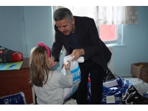 Gönüllü Anneler 80 Miniğin Yüzünü Güldürdü