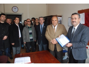 Gürol Yer Ve Ekibi Mazbatalarını Aldı