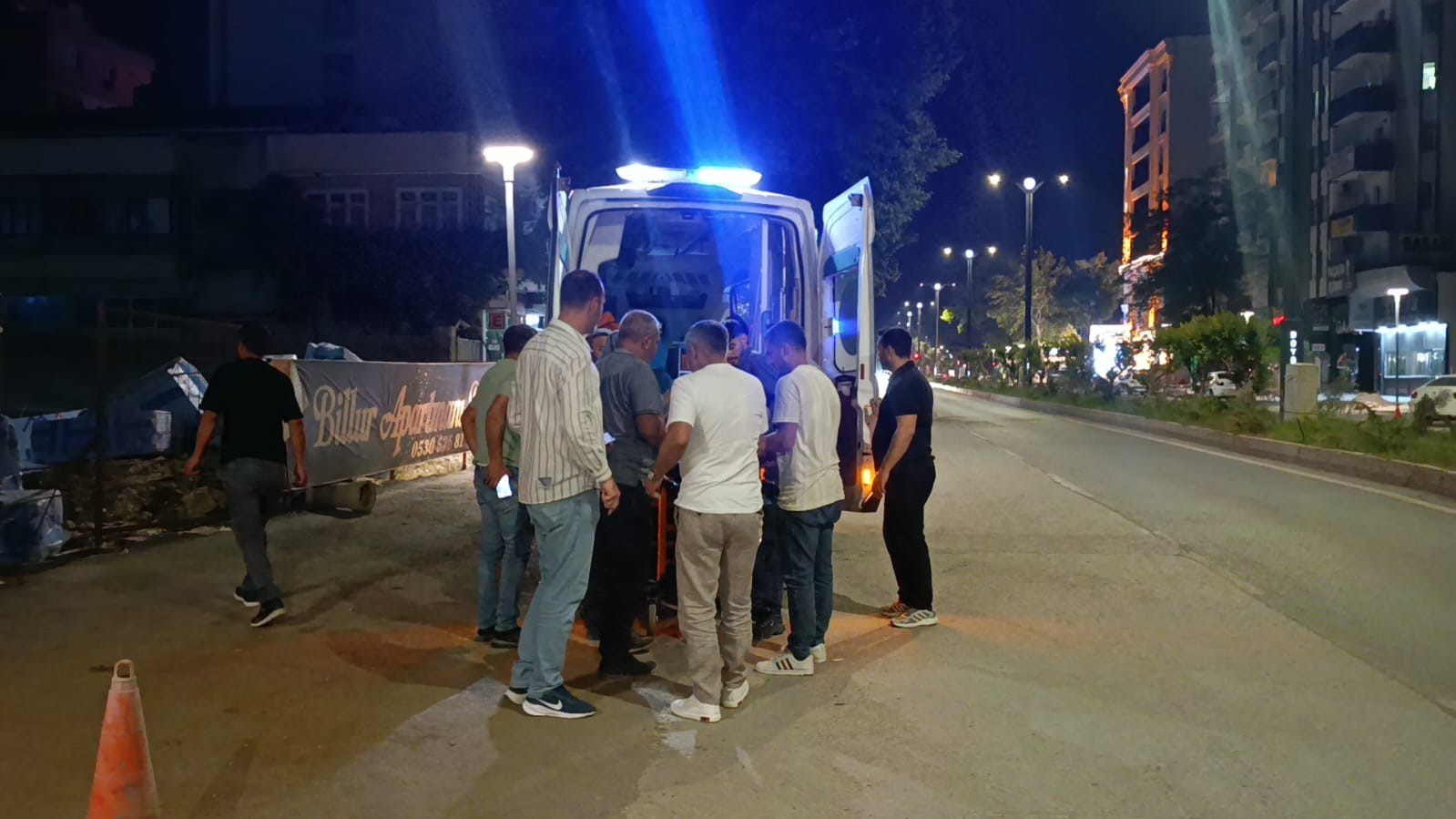 evine-giderken-asansor-bosluguna-dusup-agir-yaralandi