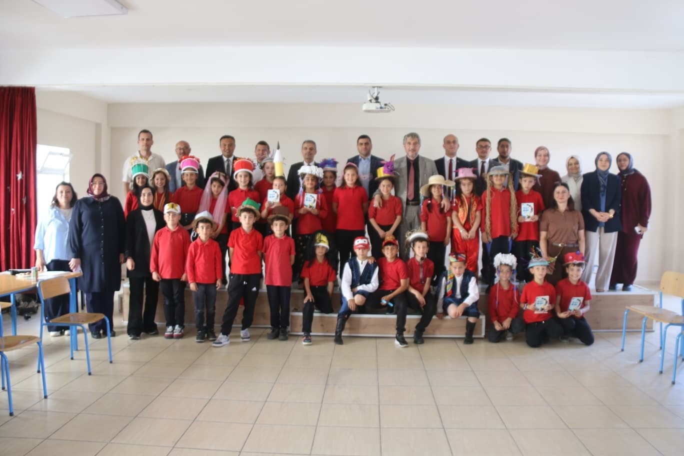il-milli-egitim-muduru-yilmaz-hisarcik-ta-kitap-soylesisine-katildi