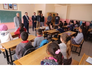 Başkan Cabbar’dan Erciyes Ortaokulunu Ziyaret Etti