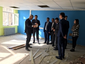 Bahçesaray Kaymakamı Özacan, Okul İnşaatlarında İnceleme Yaptı