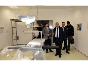 Vali Toprak’tan Hastane Ziyareti