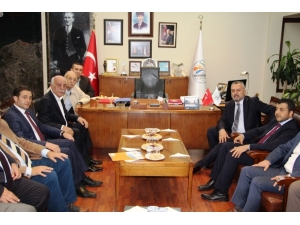 Varol: "Ak Parti Belediyecilikte Markadır"