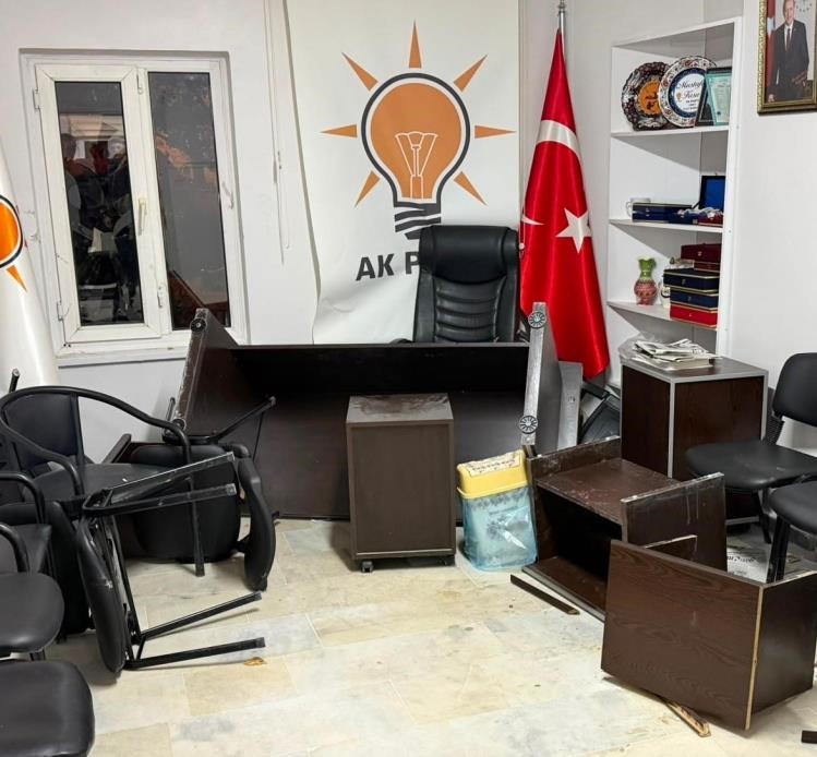 emet-te-ak-parti-ilce-baskanligina-saldirinin-suphelisi-yakalandi