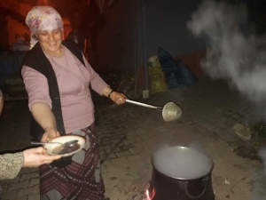 Şaphane’de Doğal Elma Pekmezi