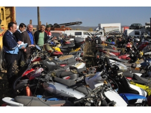 Milli Servet Otoparklarda Çürüyor