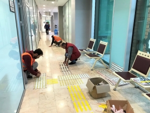 Başiskele Belediyesi’nde Engelliler İçin Hissedilebilir Yüzey Uygulaması