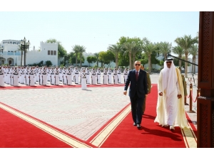Erdoğan, Katar’da Resmi Törenle Karşılandı