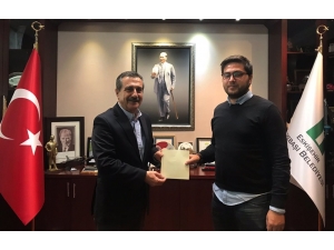 İki Elin Sesi Var Çocuk Senfoni Orkestrasına Destek