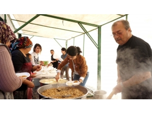 Öğretmenler Ve Veliler Pilav Gününde Buluştu