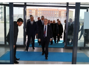 Vali Kamçı Osman Ulubaş Fen Lisesini Ziyaret Etti