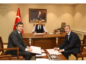 Gaziantep’te Başarılı 147 Lise Öğrencisi Umreye Gönderilecek