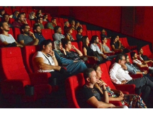 Sinemada En Çok Komedi Filmleri Tercih Edildi