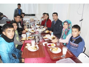 Kaymakam Kazez, Öğrencilerin Konuğu Oldu