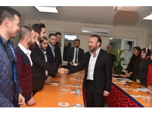 Başkan Doğan, Ak Parti İzmit Gençlik Kolları’nı Ziyaret Etti