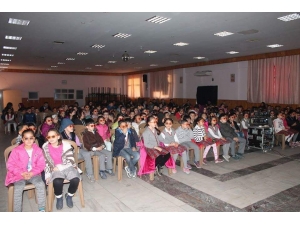 Öğrencilerin ’3d’ Sinema Keyfi