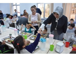 İl Milli Eğitim Müdürü Durmuş’tan Özel Eğitim Öğrencilerine Ziyaret