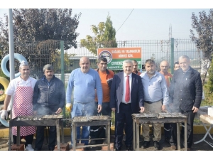 Başkan Baran İşçilerle Balık Yedi