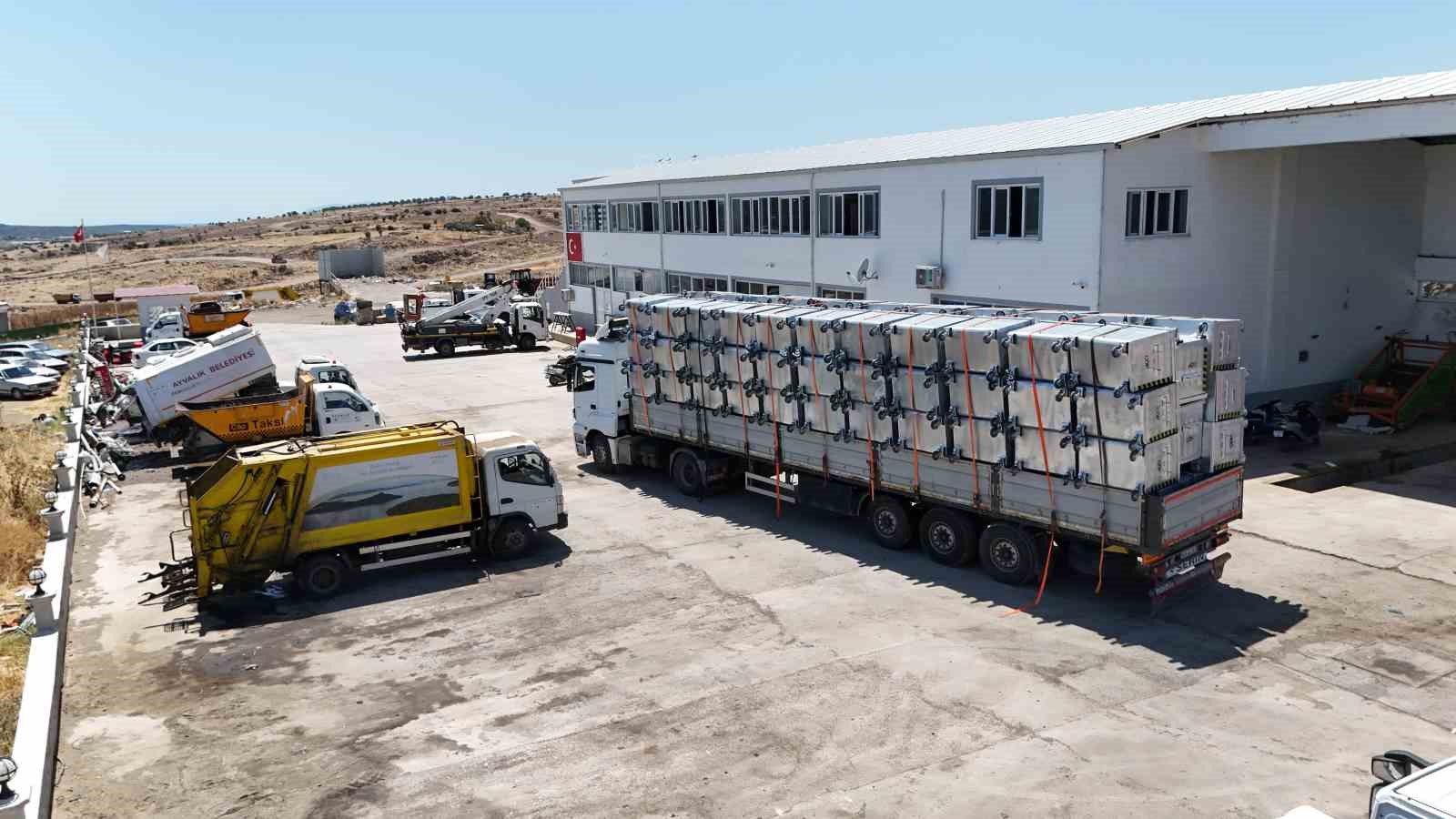 ayvalik-a-1000-yeni-cop-konteyneri