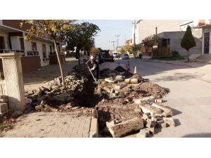 Körfez’de Yollar Onarıldı, Bozulan Kaldırımlar Yenilendi