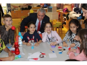 Anadolu Üniversitesi Geleceğin Vecihi Hürkuş’larını Eğitiyor