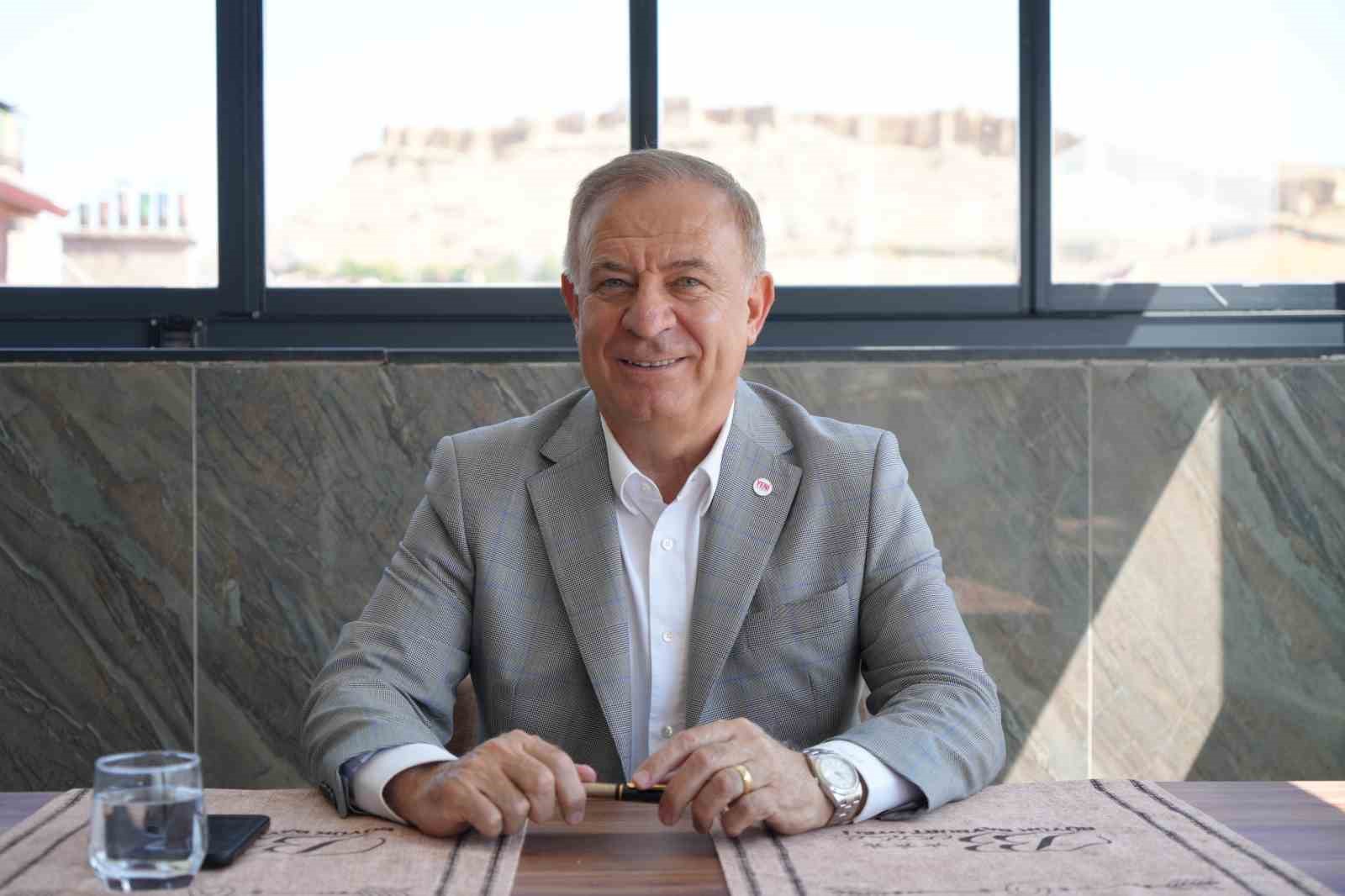 milletvekili-gokan-zeybek-bayburt-ta-parti-calismalarini-anlatti