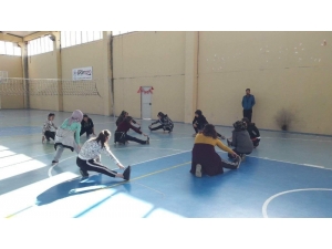 Dumlupınar’da Voleybol Kursu
