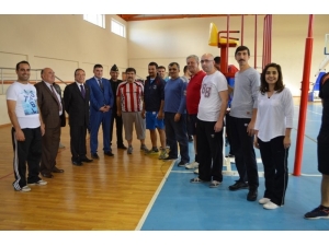 İvrindili Öğrencilerle Madra Dağı Eteklerinde Kitap Okudular