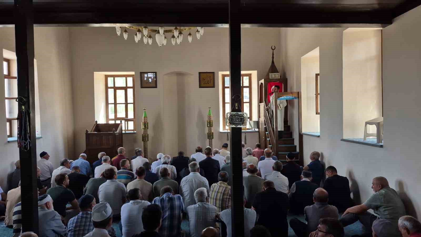 osmanli-nin-ilk-hutbesinin-okundugu-karacasehir-de-yoruk-bulusmasi