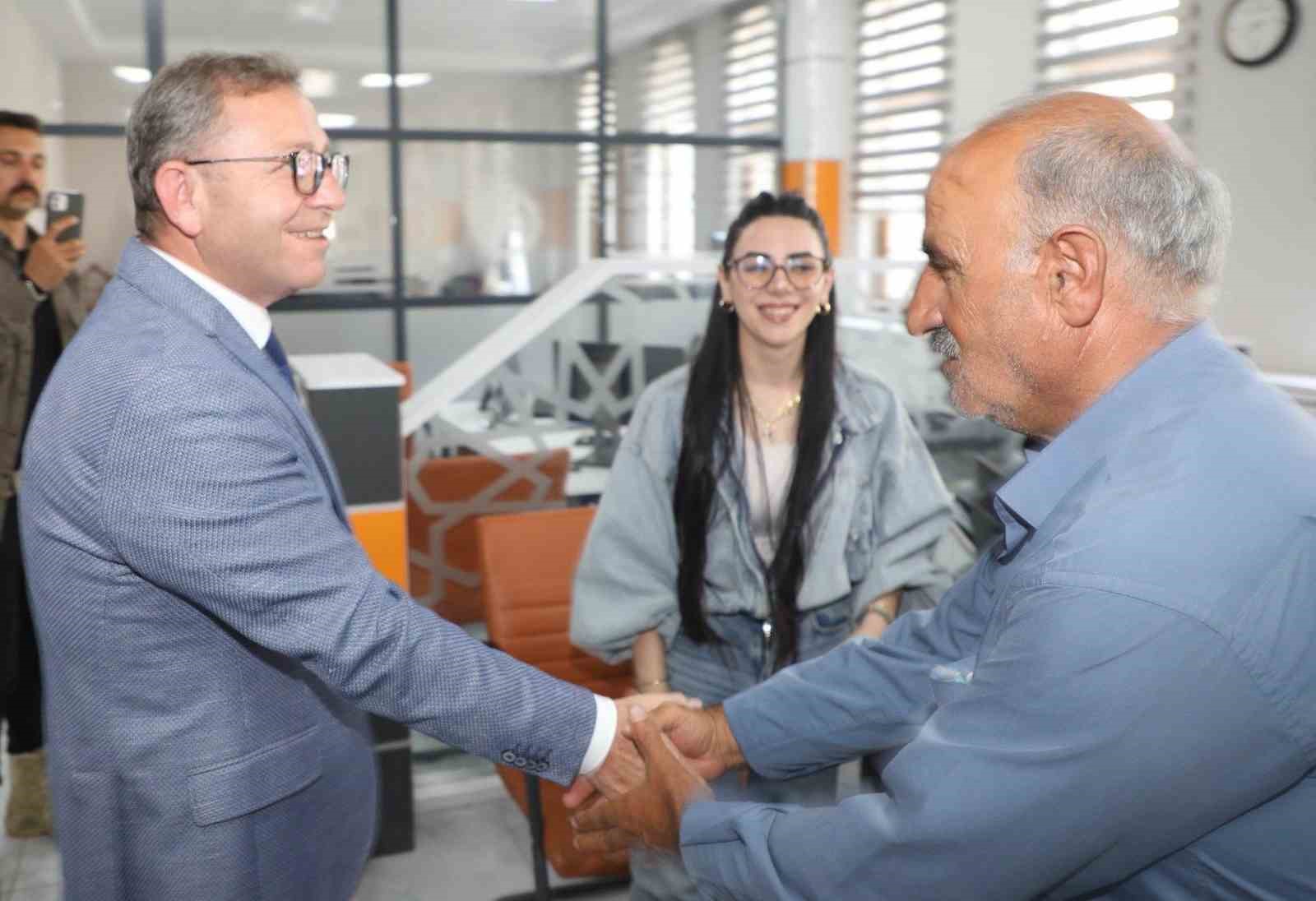 vali-ziya-polat-tan-hukumet-konagi-nda-kurum-ziyareti-vatandas-odakli-hizmet-vurgusu
