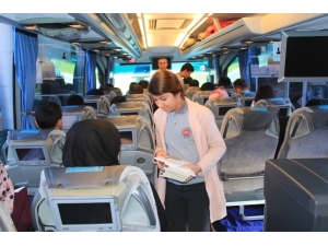 Erzincanlı Öğrencilerden Yolculara Kitap Jesti