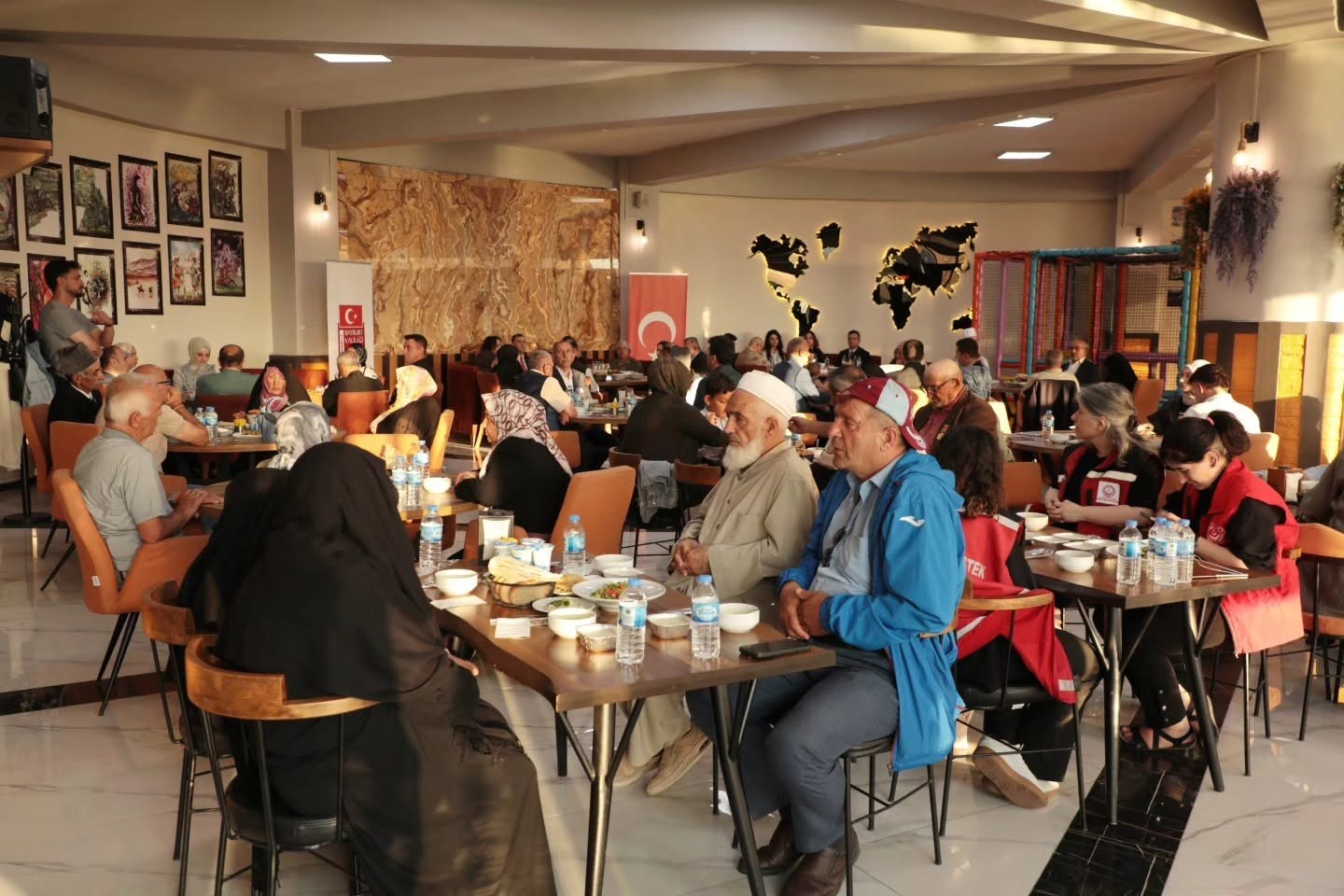 bayburt-ta-sehit-aileleri-ve-gaziler-onuruna-yemek-programi-duzenlendi