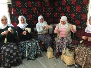 300 Yıllık Yün Tarama Ve İp Bükme Sanatı Artvin’de Yaşatılıyor