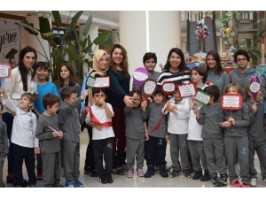 Çocuklar Haklarına Dikkat Çekti