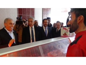 Bakan Fakıbaba, Hakkari Esnafını Ziyaret Etti