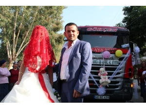 Fethiye’de Tır Gelin Arabası Oldu