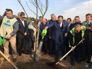 Bakan Eroğlu: “Naim Süleymanoğlu Spor Tarihine İsmi Altın Harflerle Kazınacak Bir Kişidir”