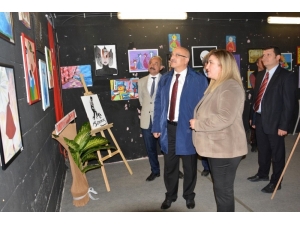 Dumlupınar Ortaokulu’dan Sanat Sergisi