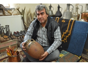 Bu Ev Müzelere Taş Çıkartıyor