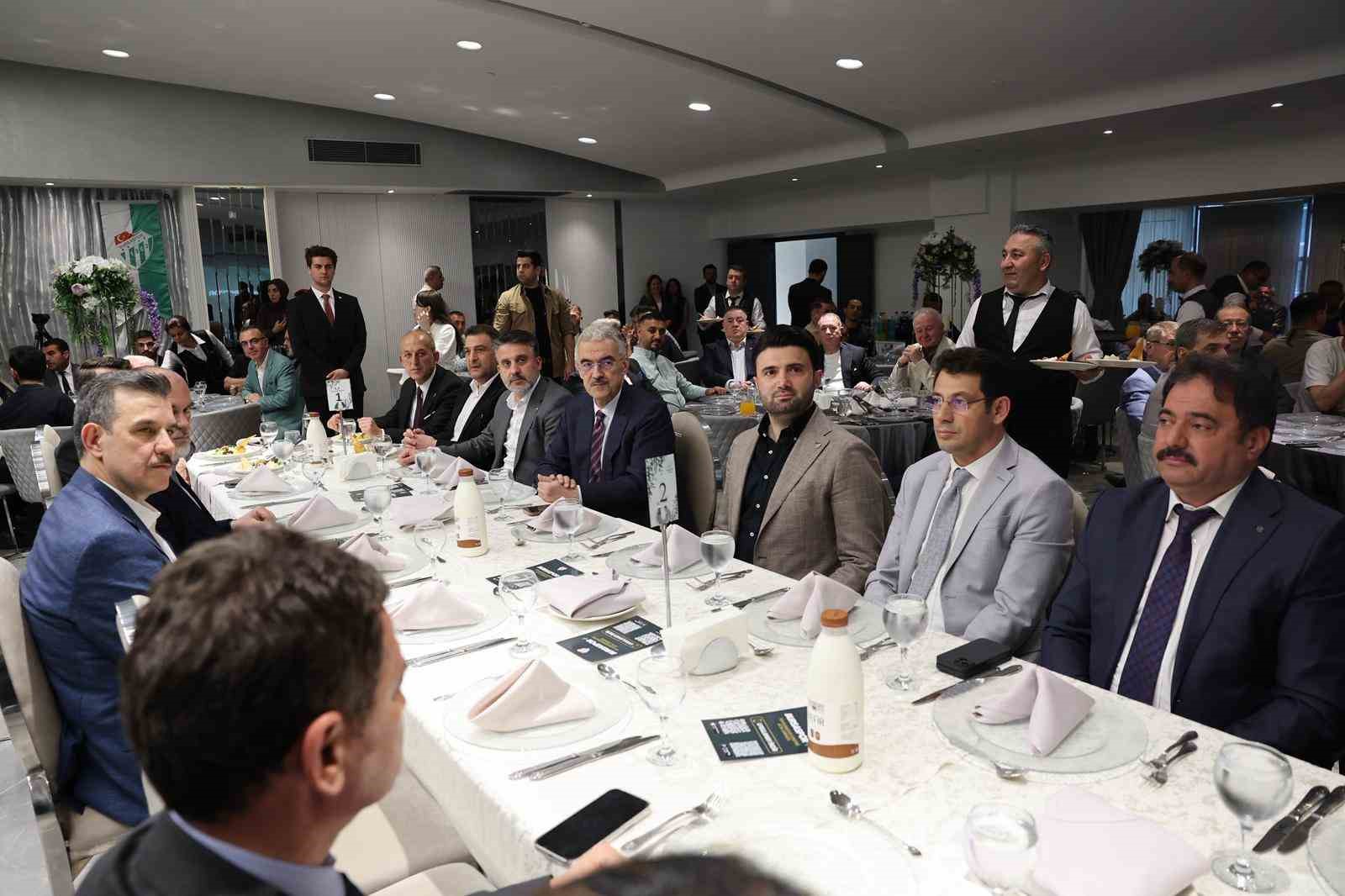 baskan-vekili-biba-bursaspor-un-yaninda-olmaya-devam-edecegiz