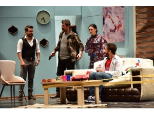 Milli Halterci Naim Süleymanoğlu, Bilecik’te Tiyatro Sahnesinde Anıldı