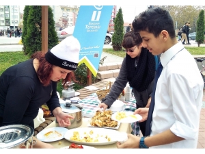 Tepebaşı’nda Takas Pazarına Yoğun İlgi