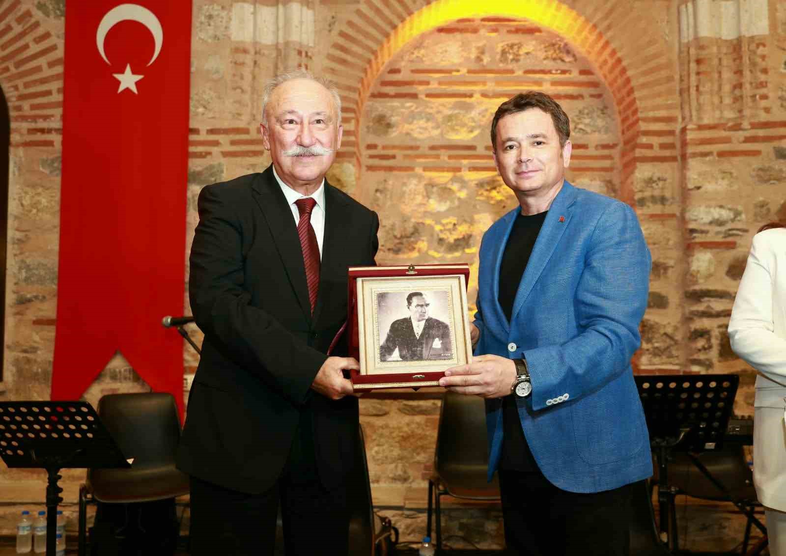 usta-oyuncu-altan-erkekli-osmangazi-de-bir-memleket-hikayesi-anlatti