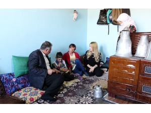 Kelebek Hastası Çocuklara Yardım Eli